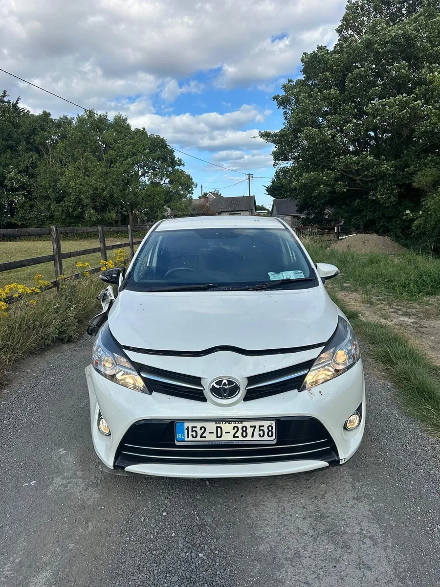 Toyota Corolla Verso 2015 7 Seats - Image 4