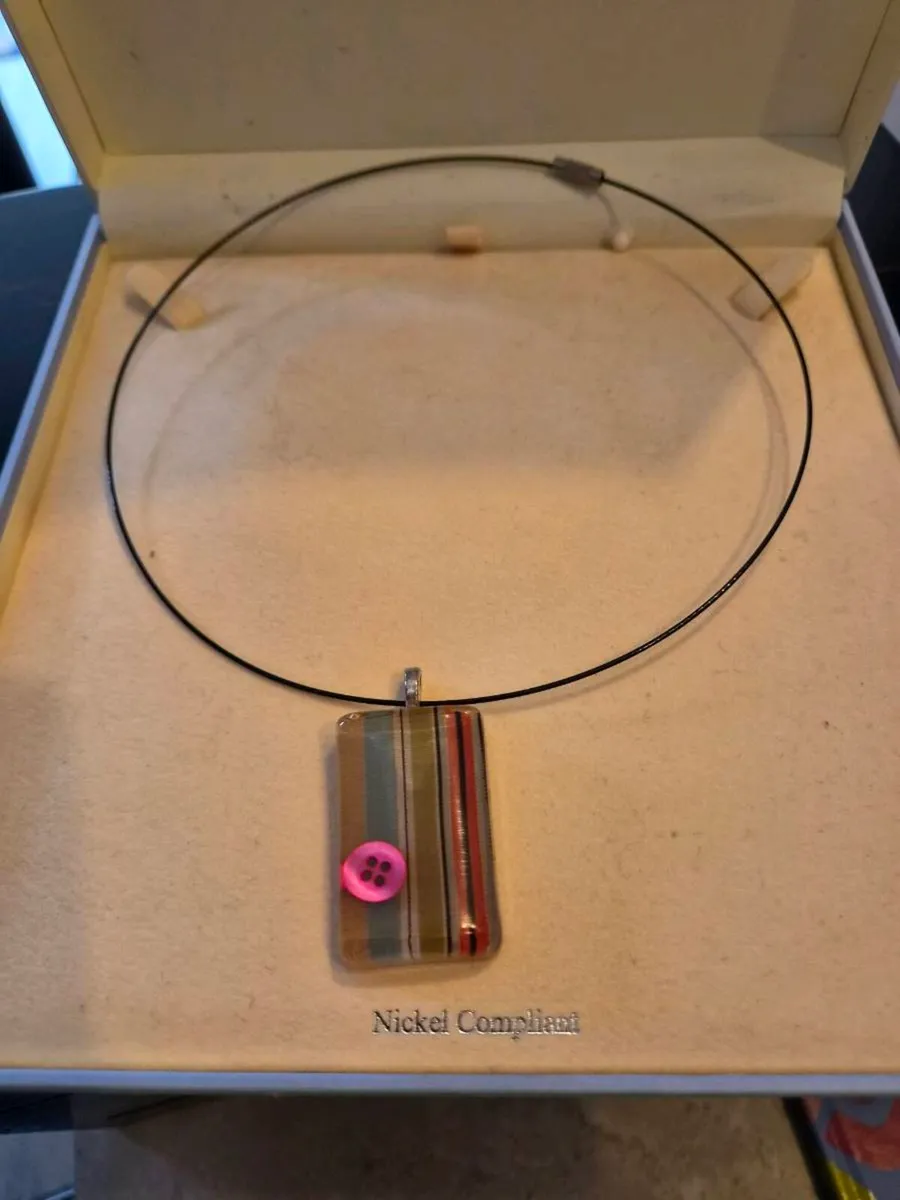 Dress jewelry - Image 2