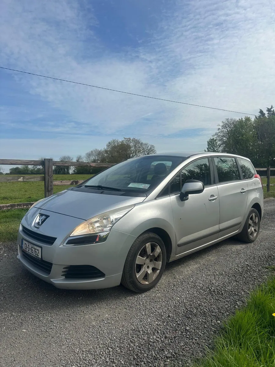 Peugeot 5008 2013 - Image 1