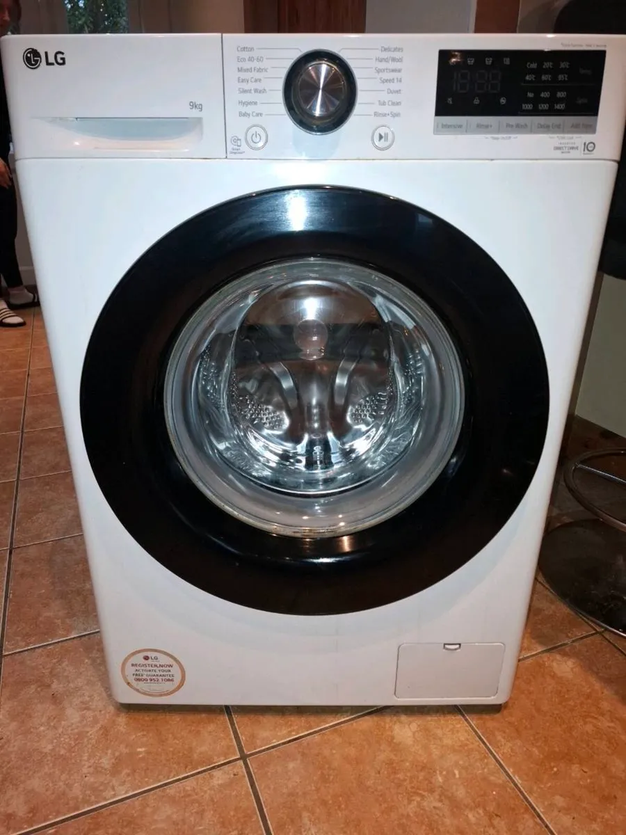 Washing machine - Image 1