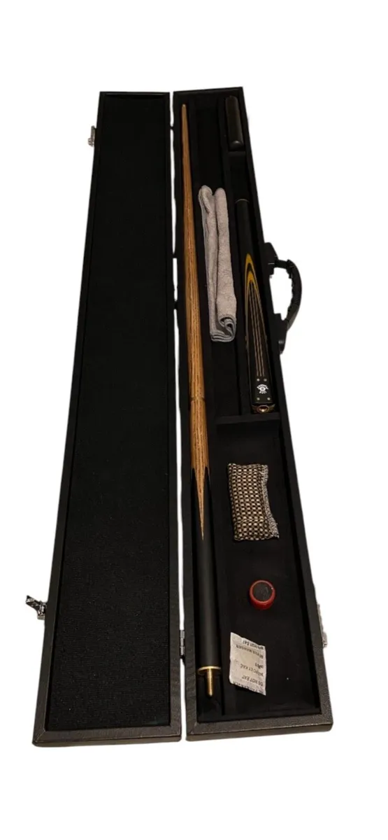 CUE & CASE + ACCESSORIES €79 - Image 2