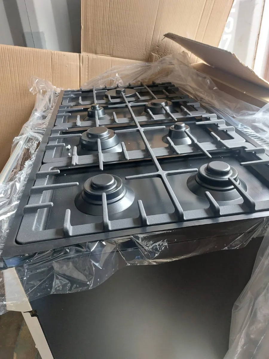 Smeg oven & extractor fan - Image 4
