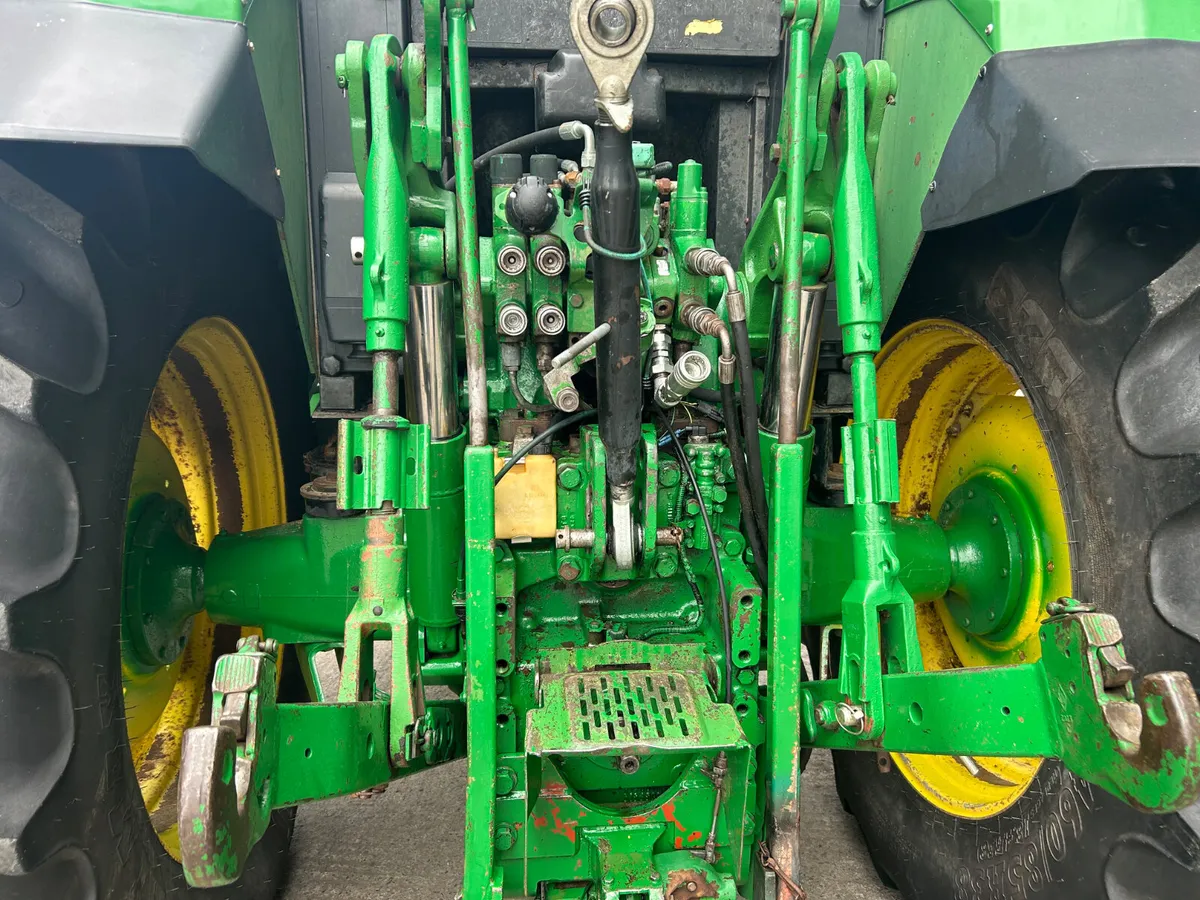 John Deere 6810 - Image 3