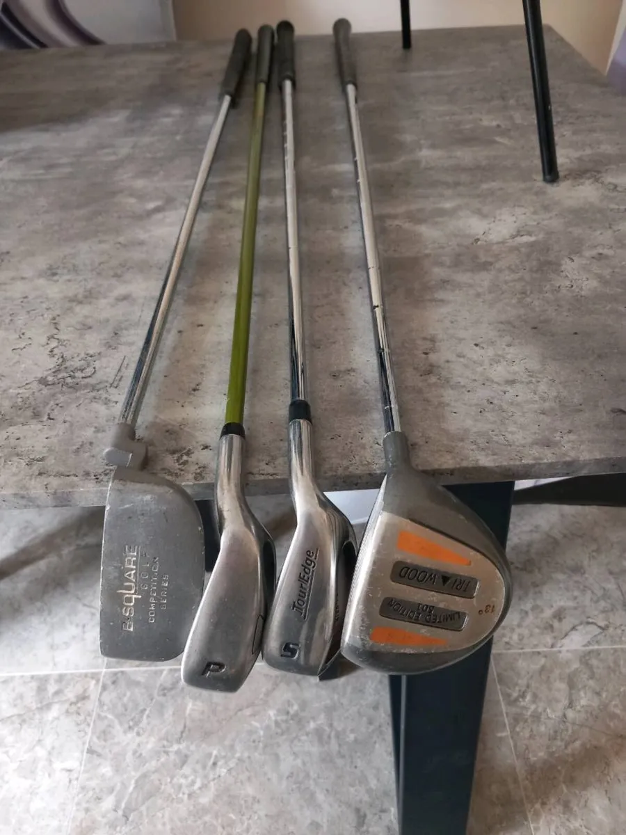 Junior golf bag with stand. - Image 3