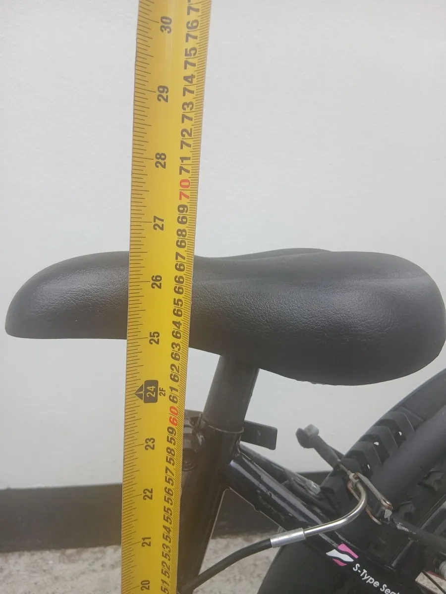 Girls 24 inch Bike - Image 3