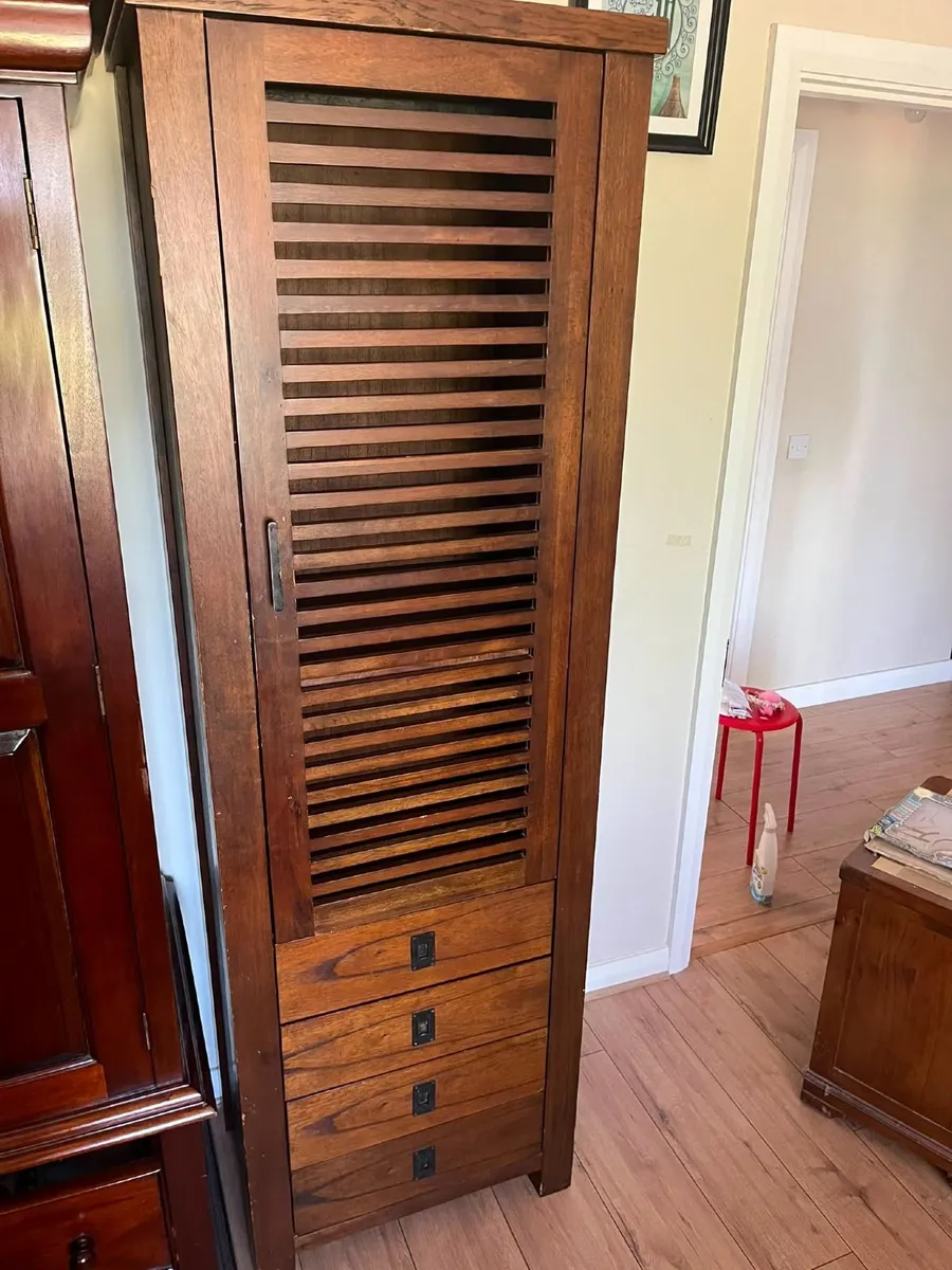 €150 SOLID OAK WARDROBE - Image 1