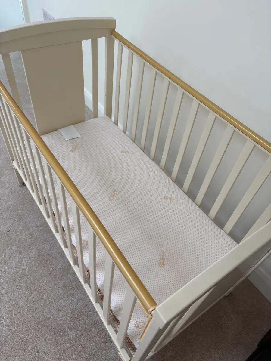 Baby Elegance Cot and Mattress - Image 2