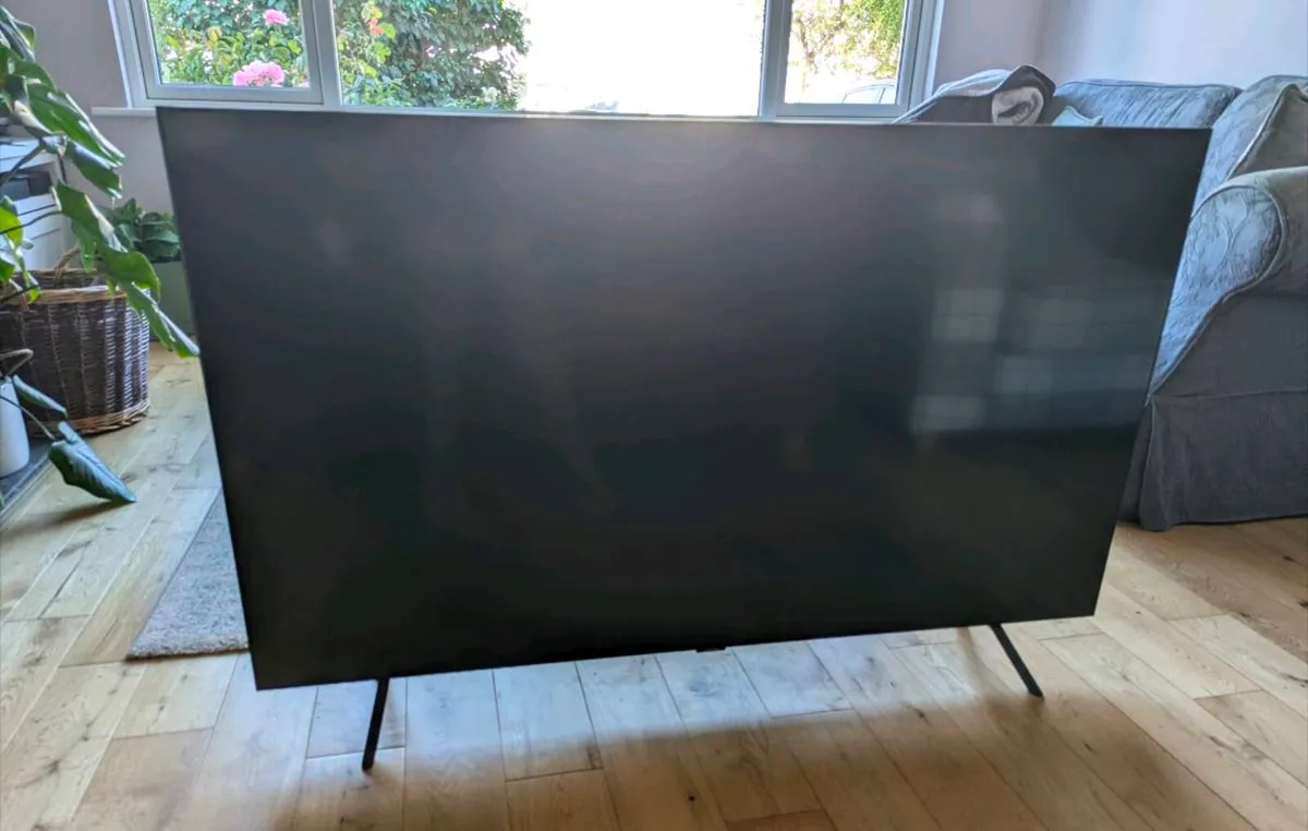 Samsung 55" 4K QLED Smart TV (Q70R) – 120Hz & Full - Image 1