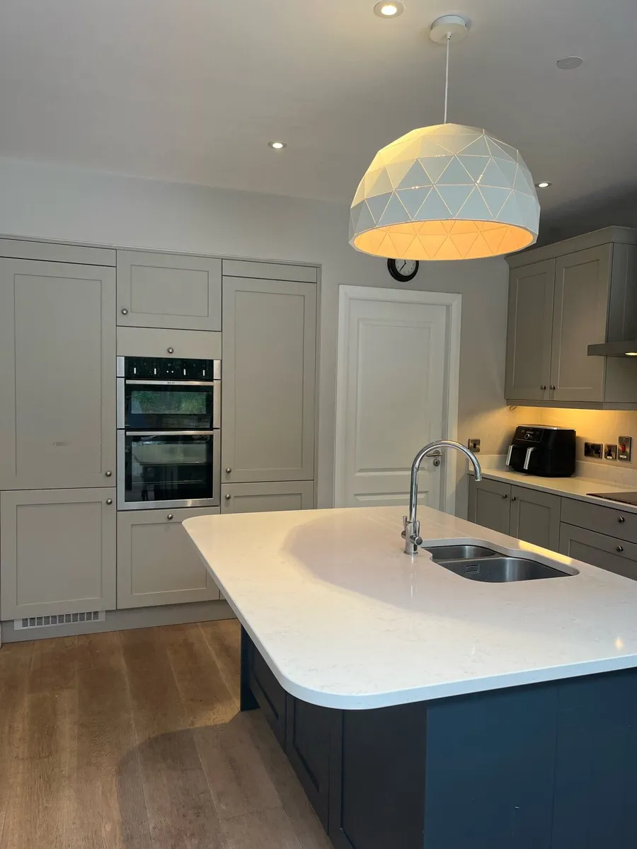 Nolan Shaker Kitchen with Quartz Worktops & Island - Image 3
