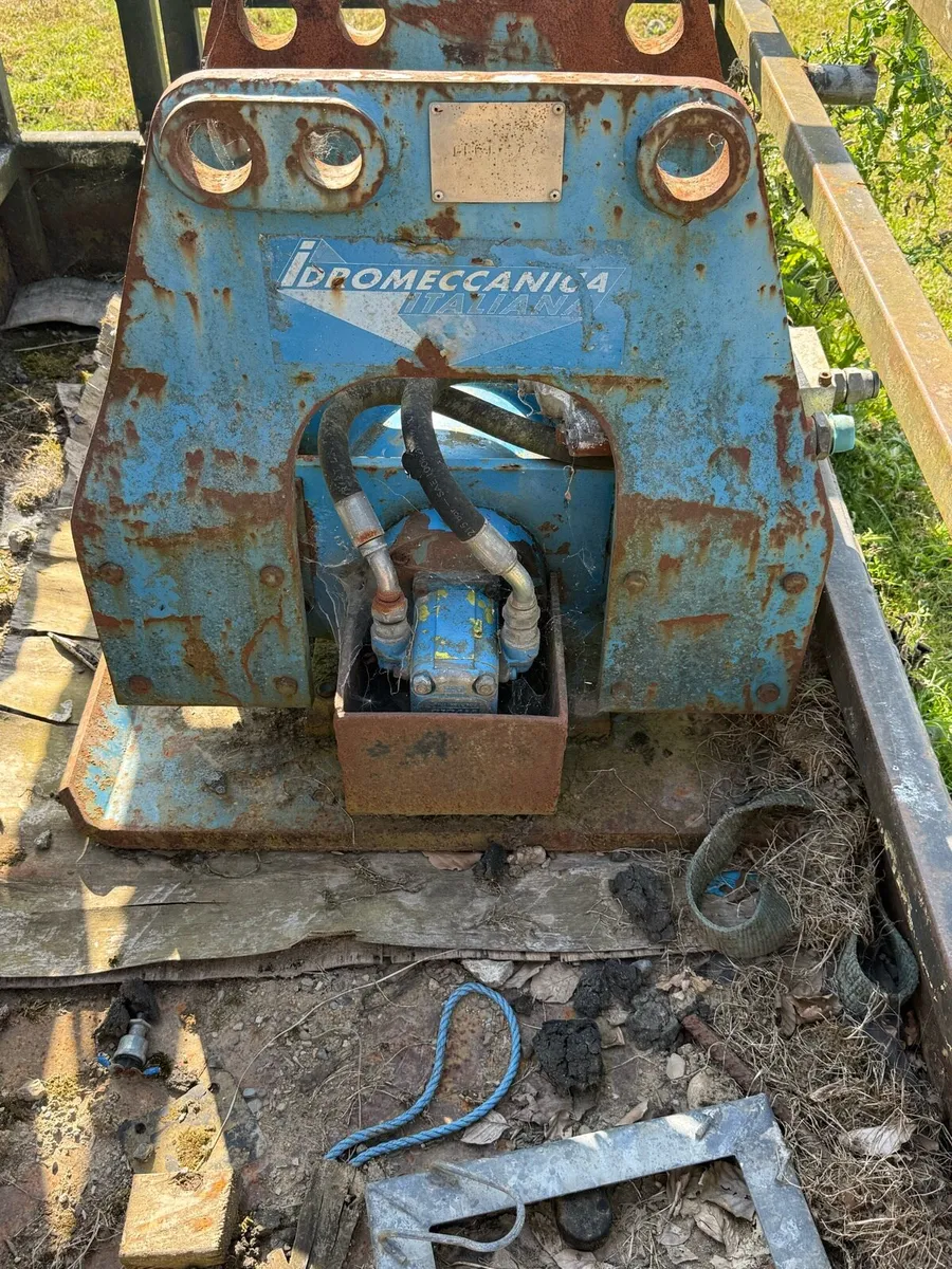 Trench compactor - Image 1