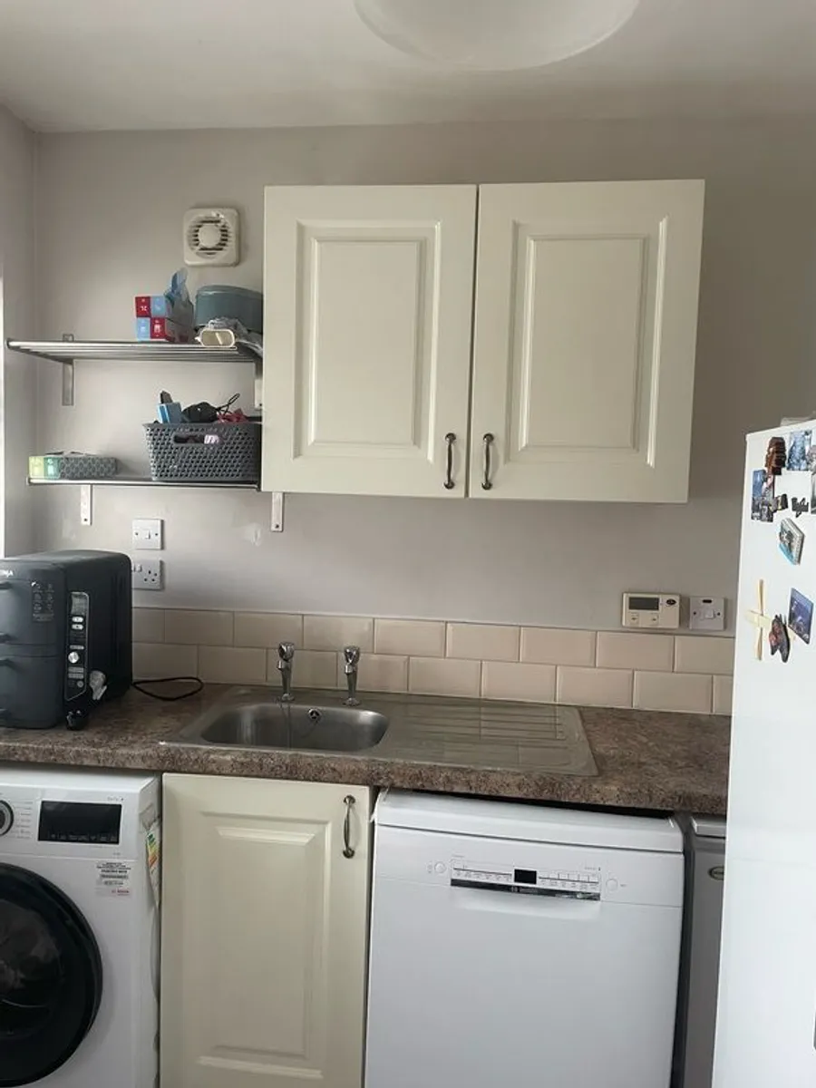 kitchen/ utility - Image 1