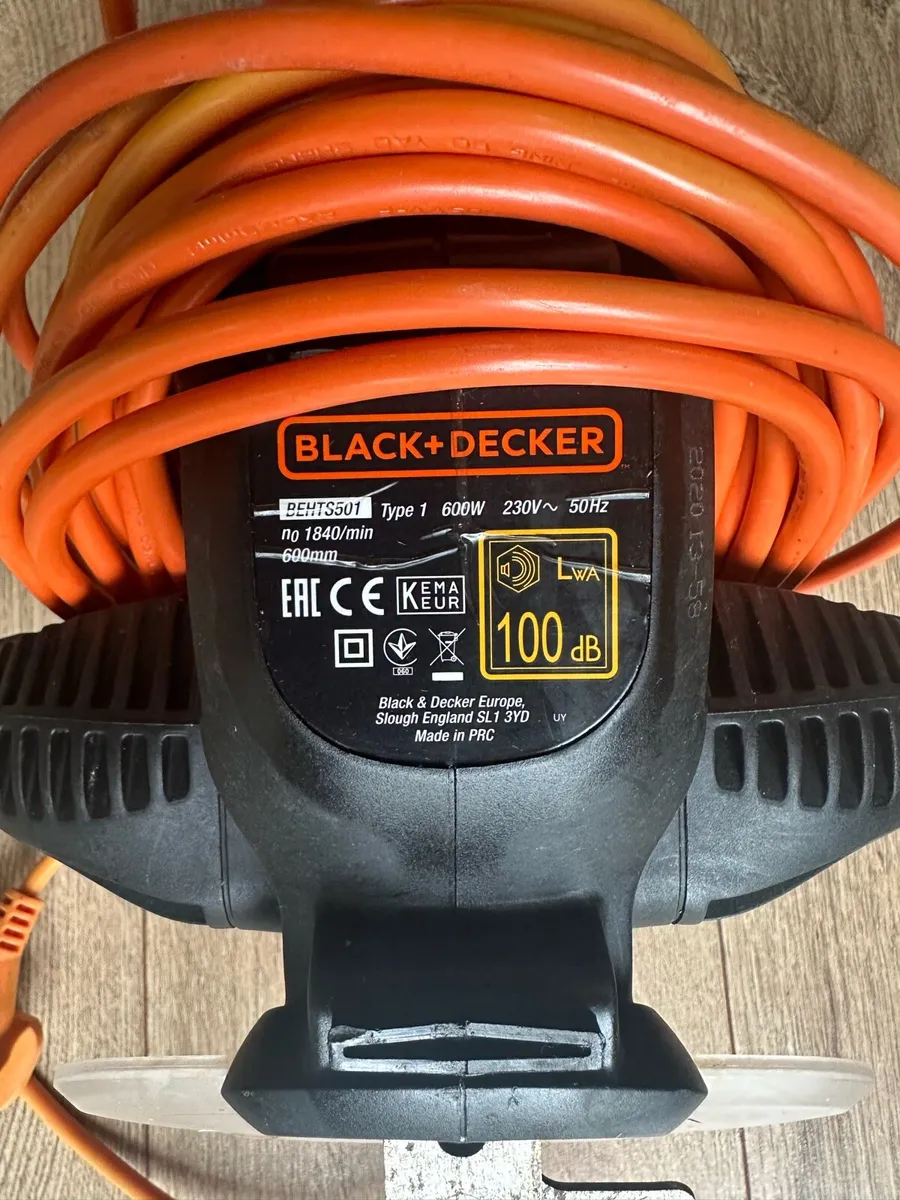 Black and Decker hedge trimmer - Image 4