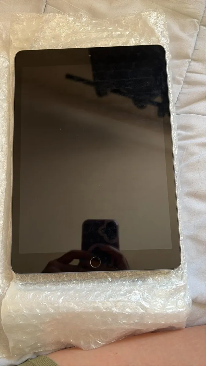 Ipad 10.2 inches - 128 GB - Image 2