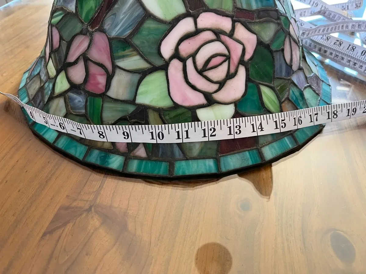 €35 Tiffany style ceiling light shade - Image 3