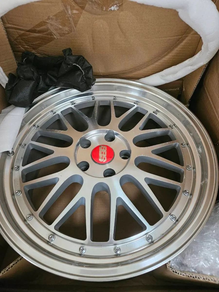 19 Inch BBS LM Mesh Wheels - Image 3