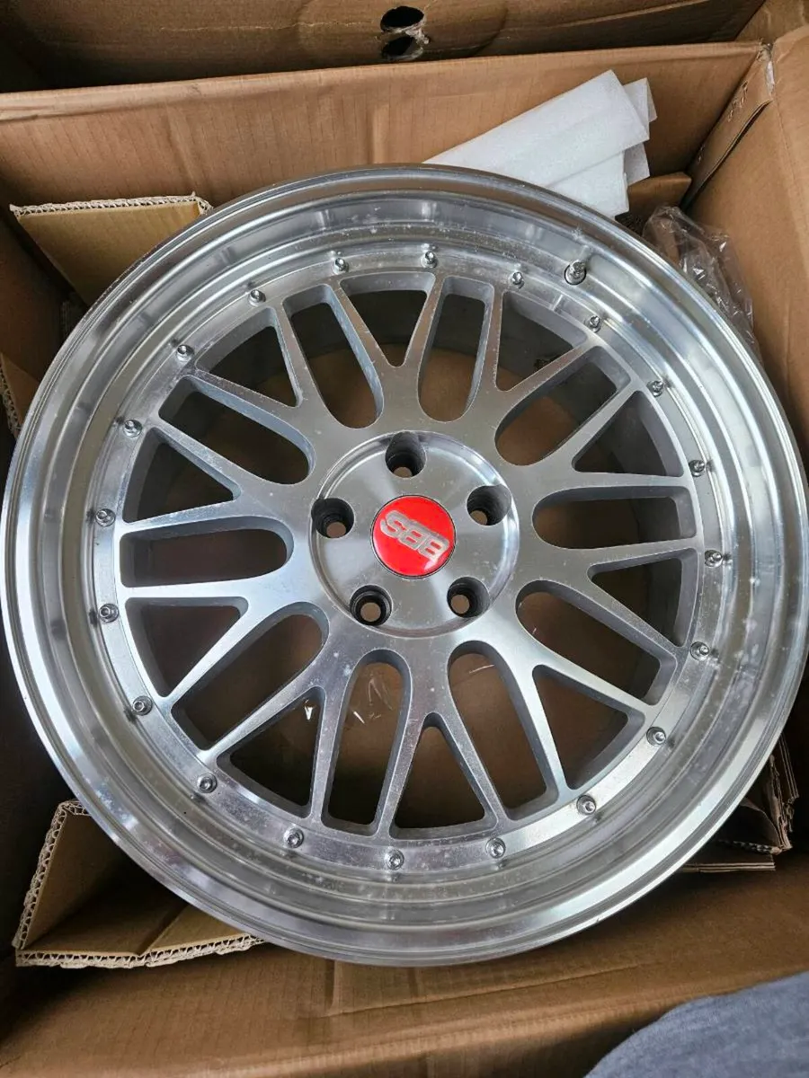19 Inch BBS LM Mesh Wheels - Image 1