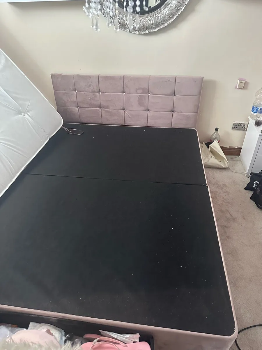 King size  bed - Image 1