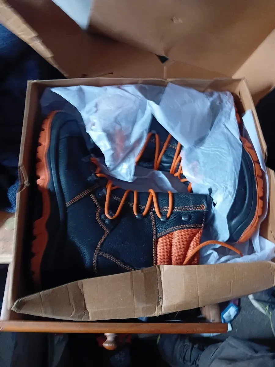 Chainsaw boots - Image 2