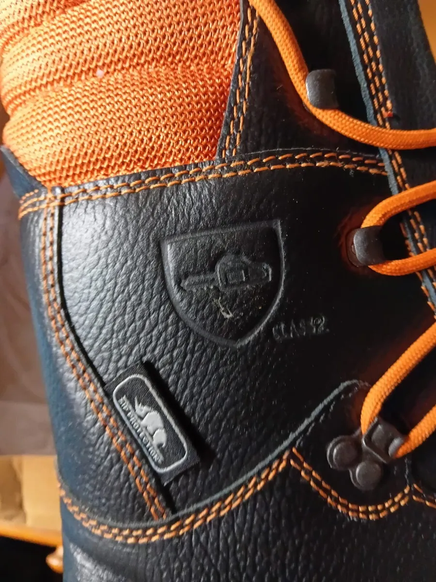 Chainsaw boots - Image 3