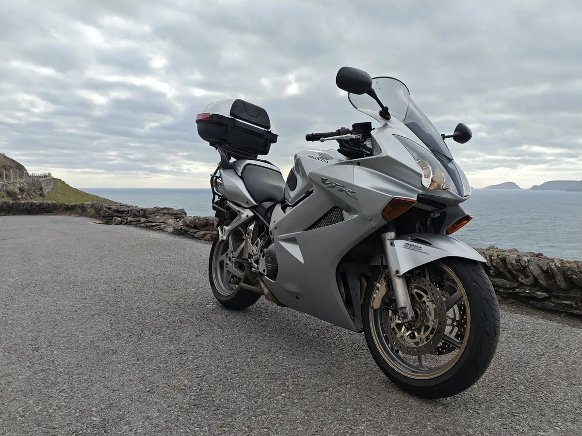 Honda VFR 800 - Image 2