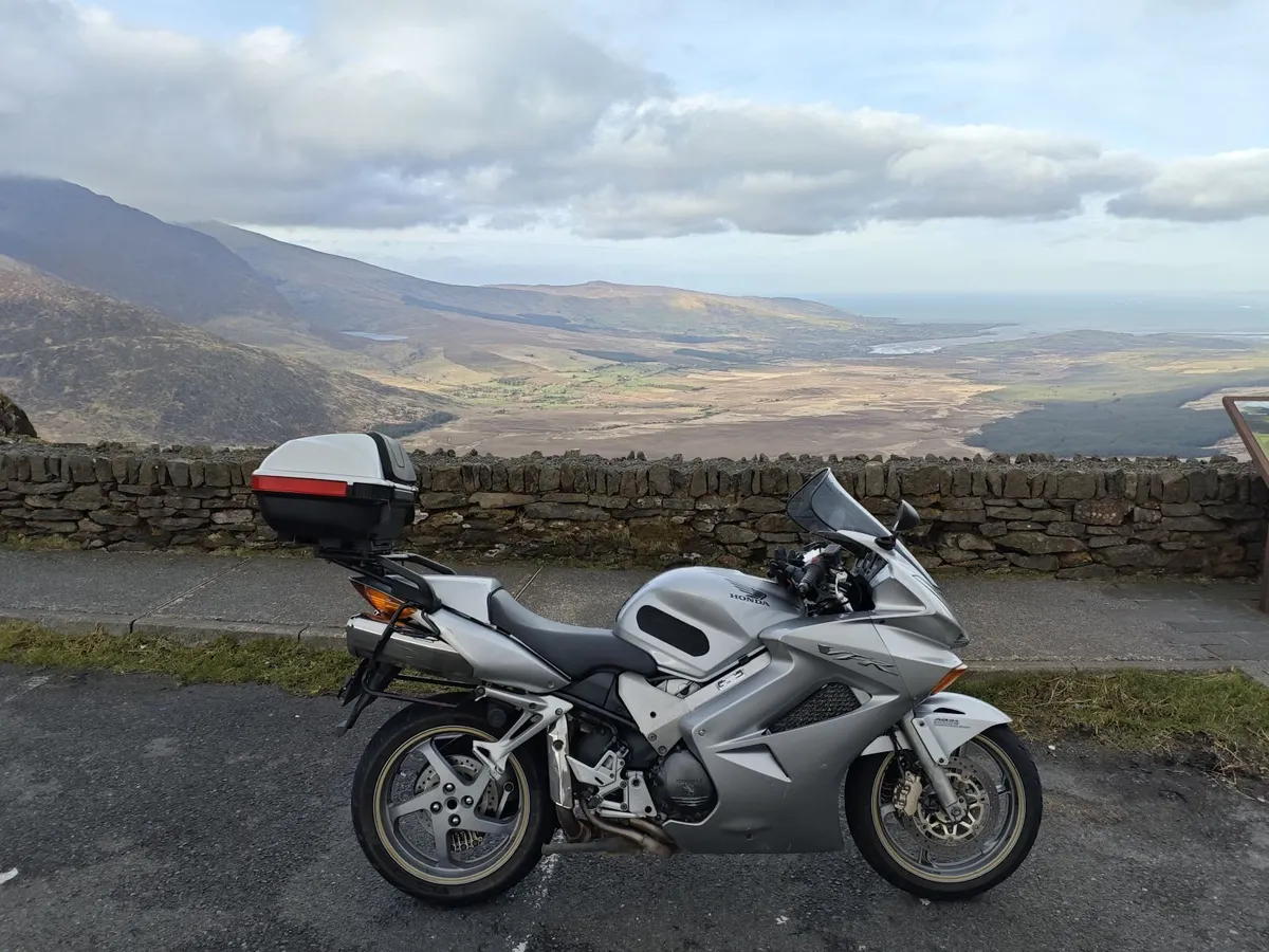 Honda VFR 800 - Image 4