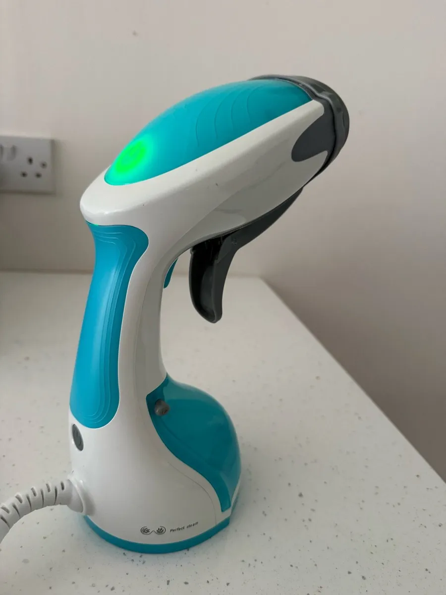 Beautural Handheld Garment Steamer - Image 1