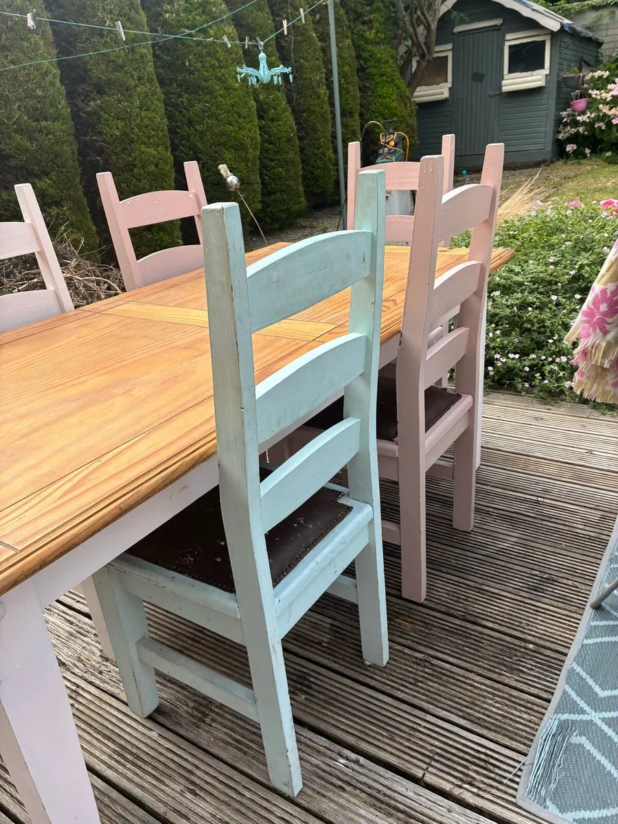 Kitchen table and 6 chairs - Image 4