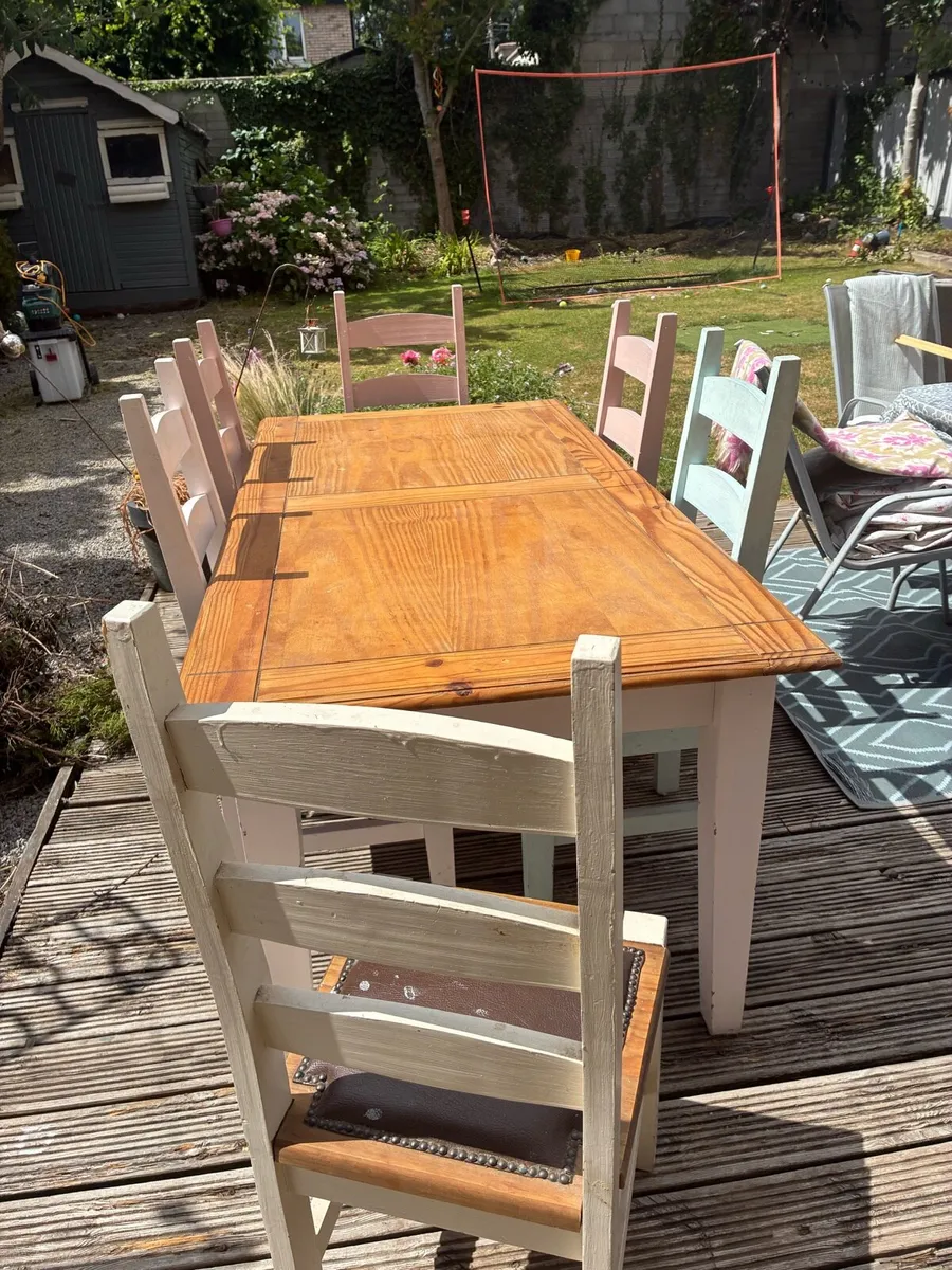 Kitchen table and 6 chairs - Image 1