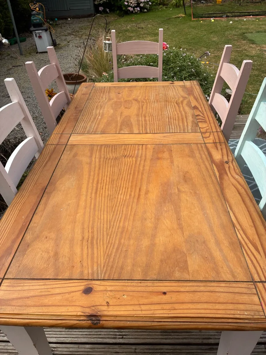 Kitchen table and 6 chairs - Image 3