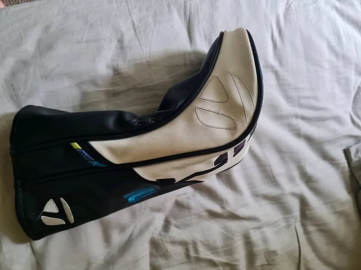Taylormade Sim2 Driver Headcover - Image 3