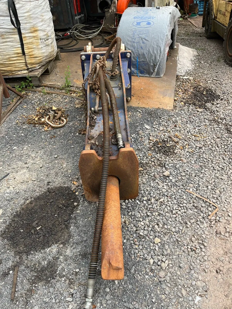 Rock Hammer - Image 3