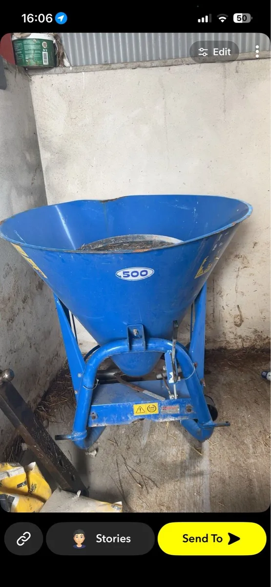 Fleming fertilizer Spreader - Image 1