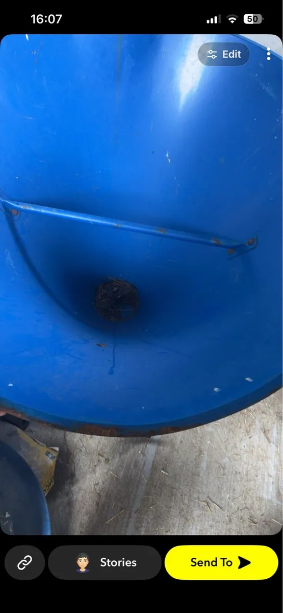 Fleming fertilizer Spreader - Image 2