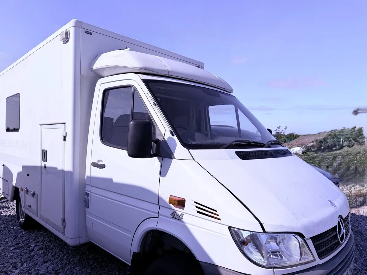 Ambulance Mercedes Sprinter 416 CDI - Image 4