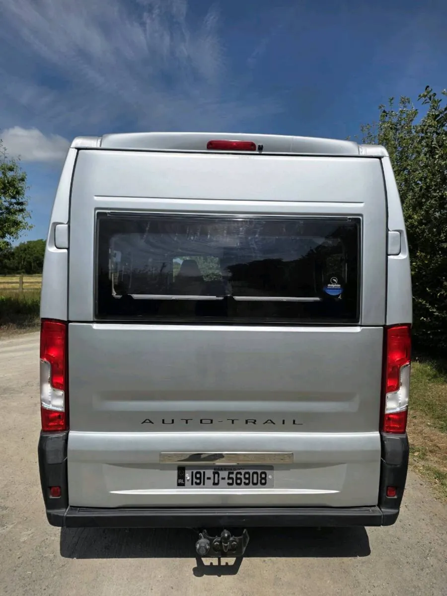Auto-Trail V-Line Sport 634 campervan - Image 3