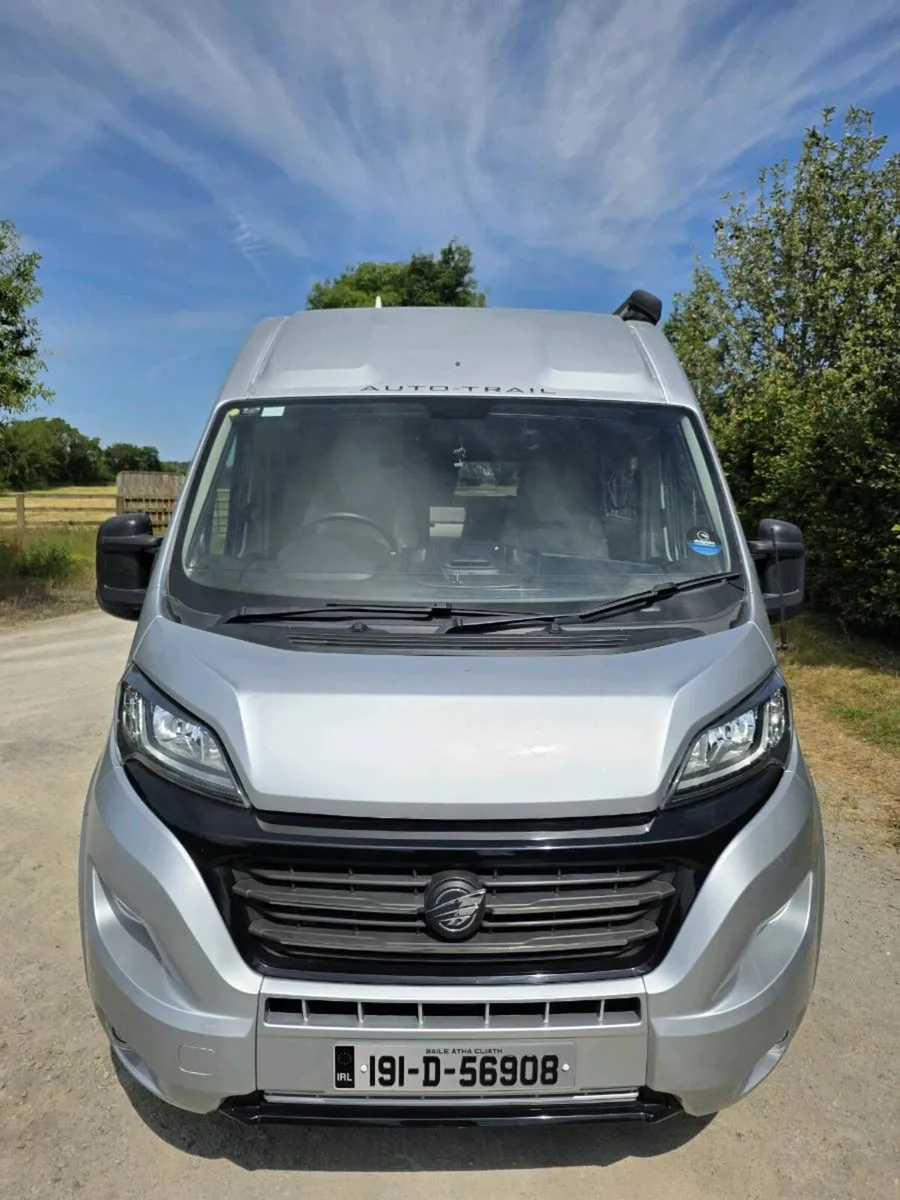 Auto-Trail V-Line Sport 634 campervan - Image 2