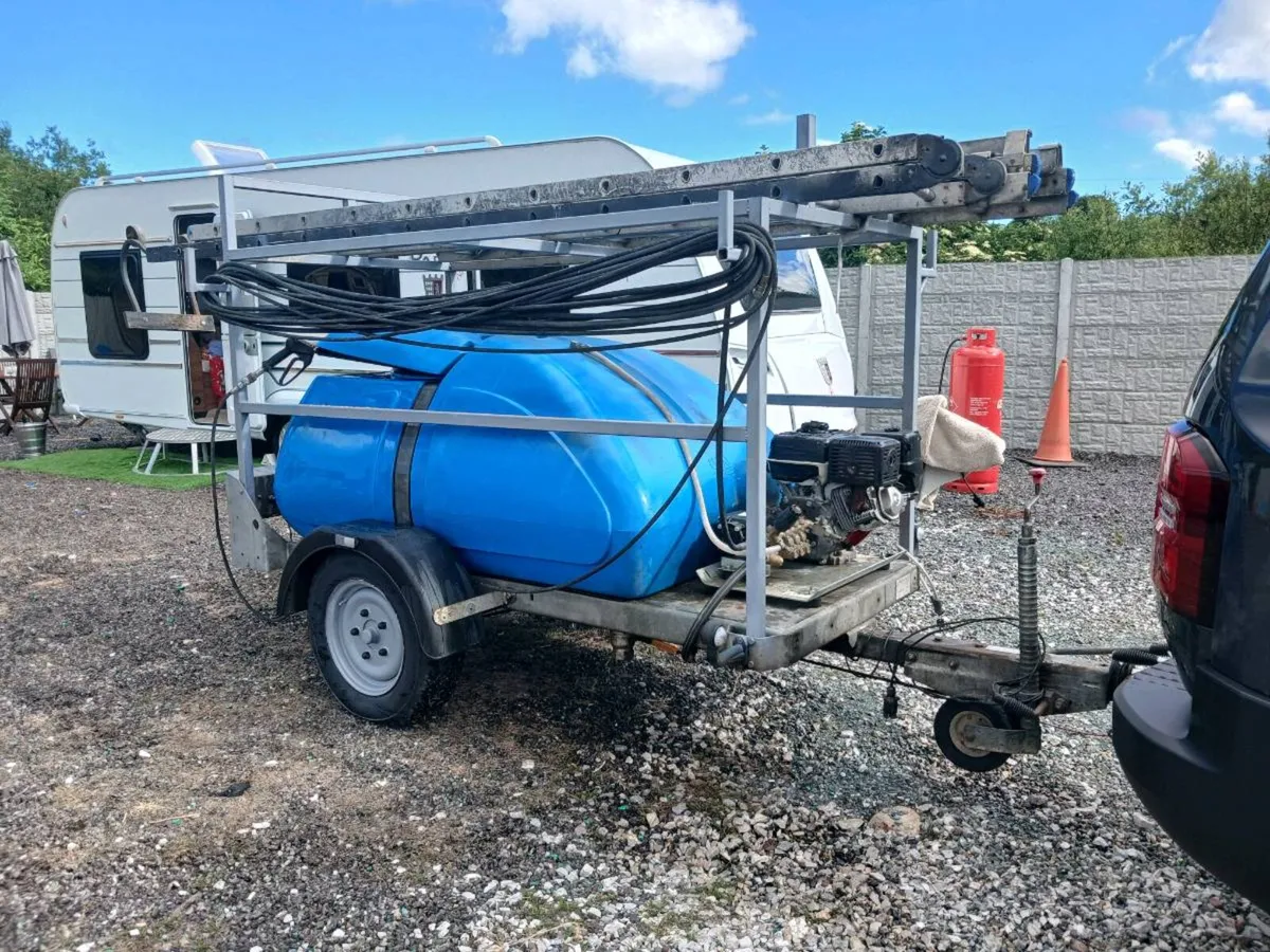 Great cleaning set up - Image 2
