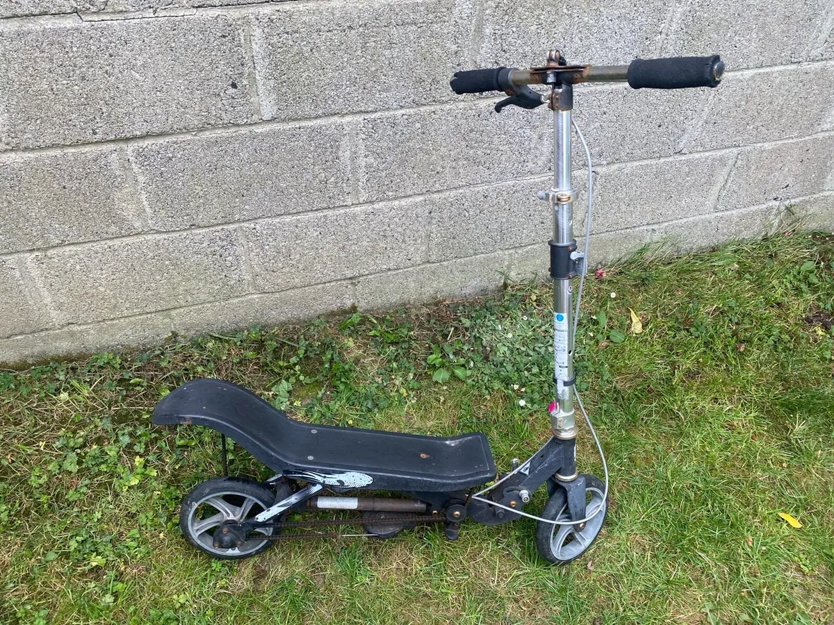 Foldable space scooter - Image 3