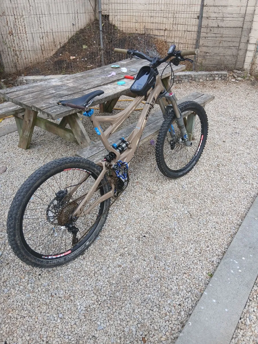 Mountain bike - Image 1