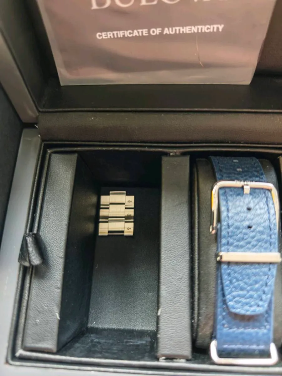 Bulova watch 2 straps - Image 4