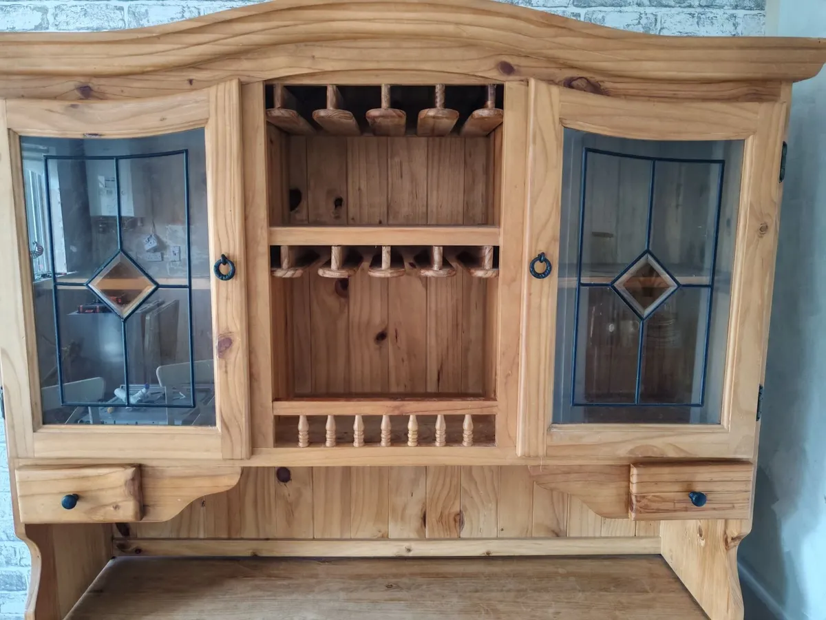 Dresser - Image 3