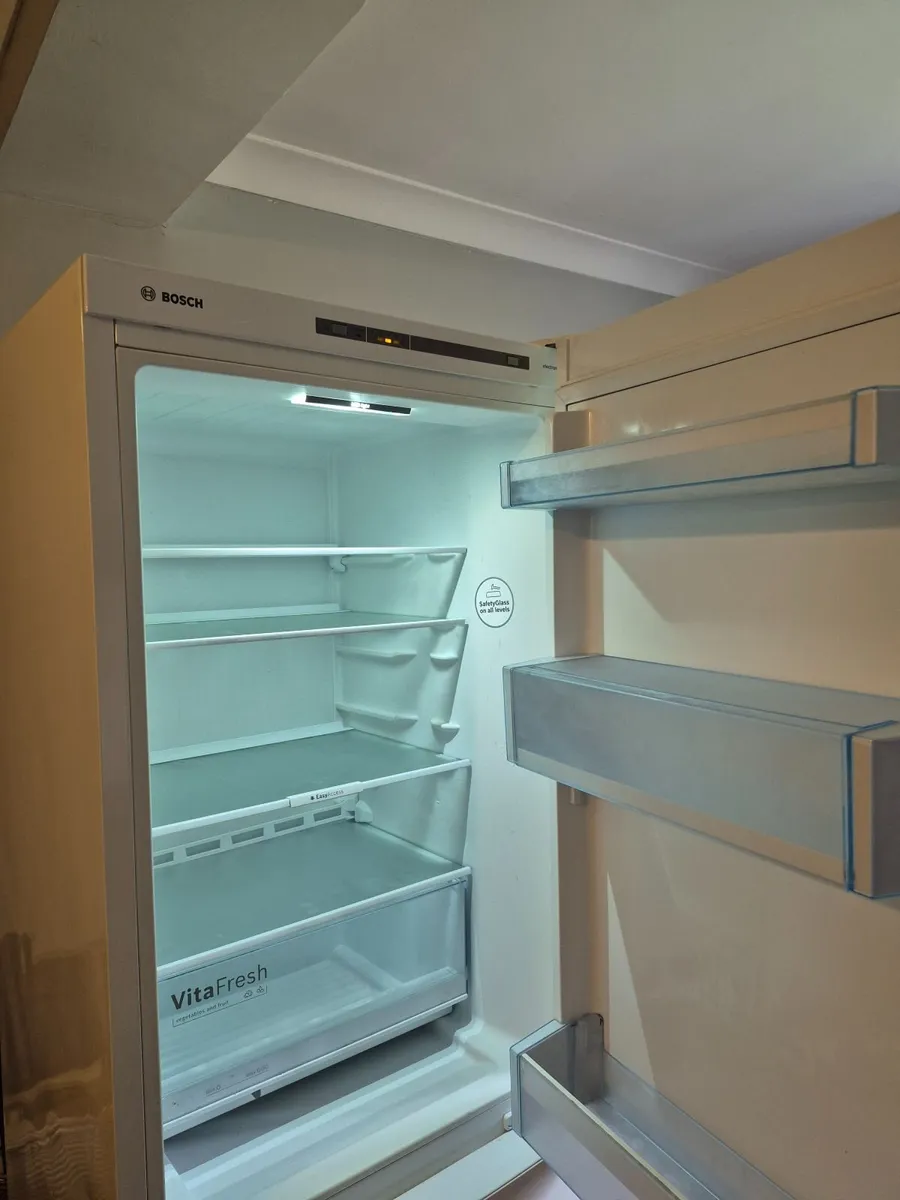 Bosch Fridge Freezer - Image 4