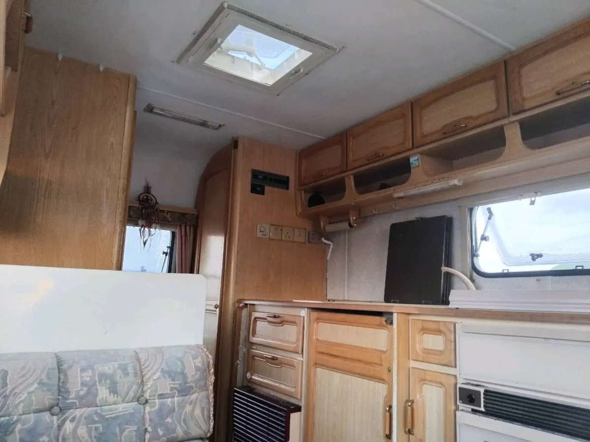 Camper van - Image 3