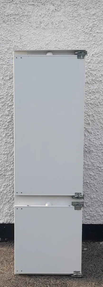 Bosch integrated fridge freezer for sale - Image 1