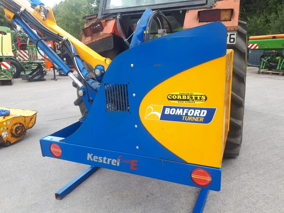 Bomford Kestrel E Hedgecutter - Image 3