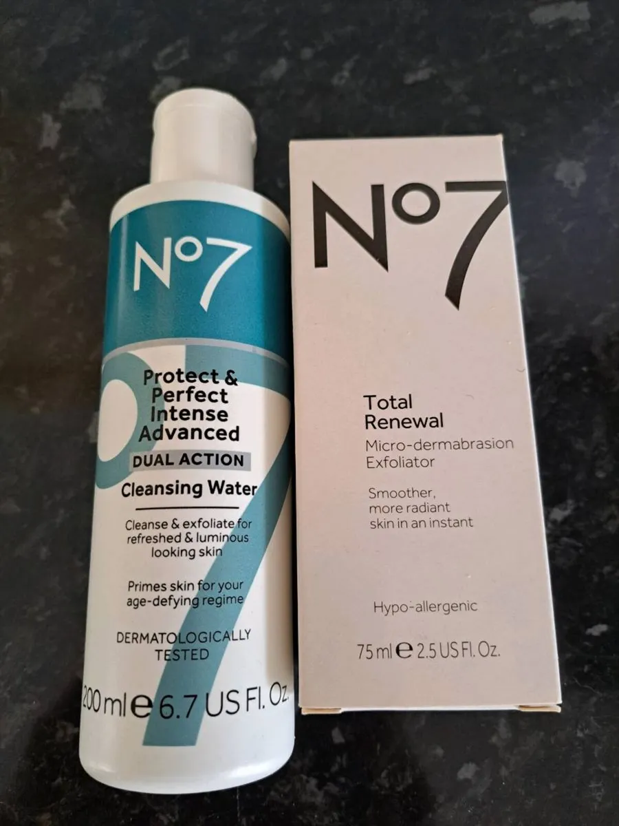 No. 7 Total Renewal and cleansing water