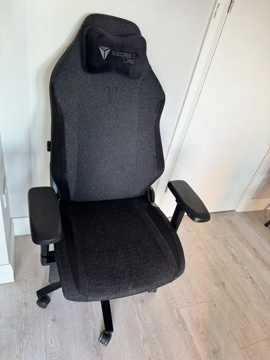 Secret Lab Titan evo gaming chair - Image 1