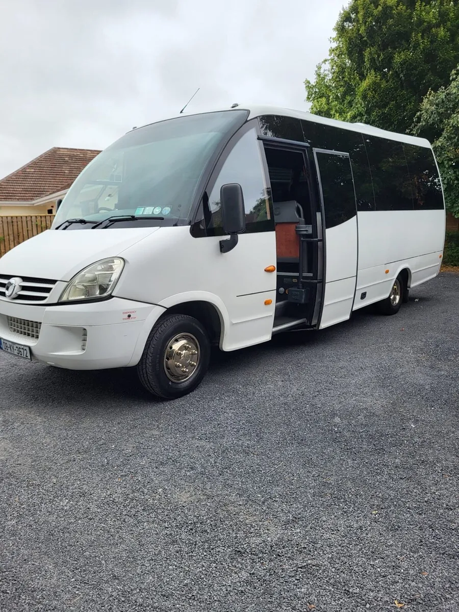 Iveco mini coach - Image 1
