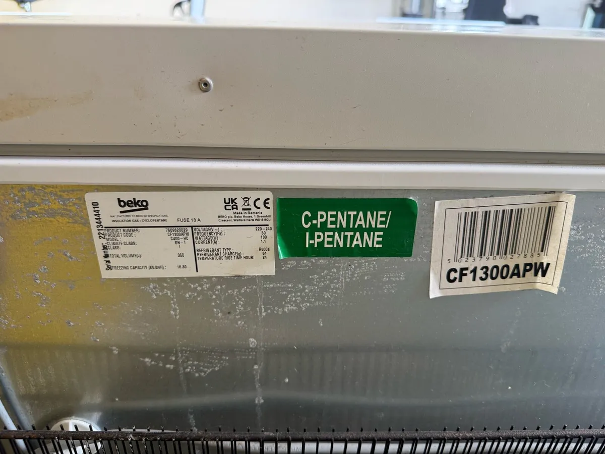 2x. Beko fridge freezer 360 litre - Image 3