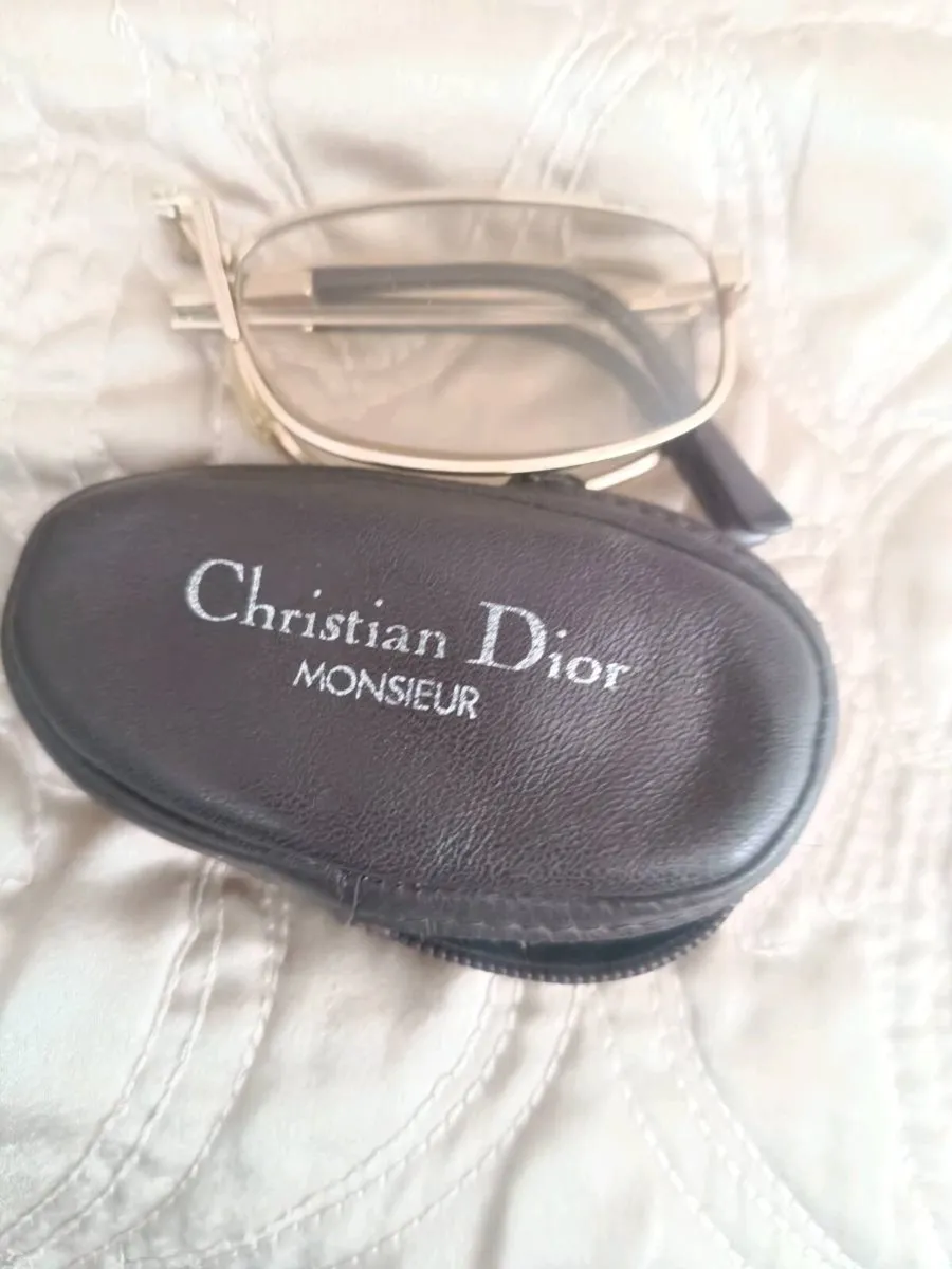 Reading glasses - Image 1
